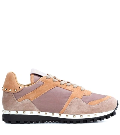 Shop Valentino Garavani Rockstud Sneakers In Poudre