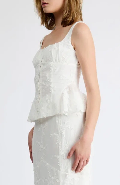 Extro & Vert Bella White Embroidered Button-front Top In White