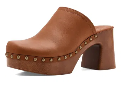 Frye And Co Wylie Clogs In Brown