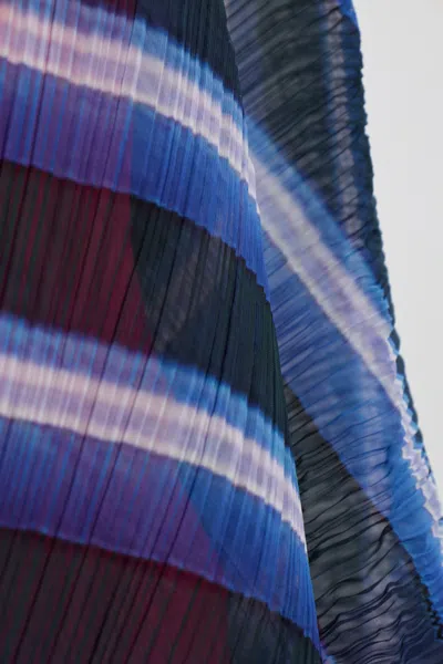 Issey Miyake Pleated-patterned Poncho In Multi