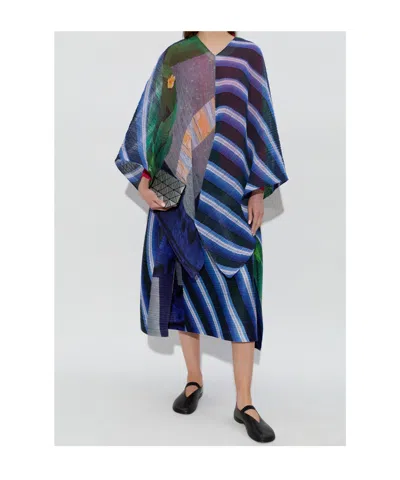Issey Miyake Pleated-patterned Poncho In Multi