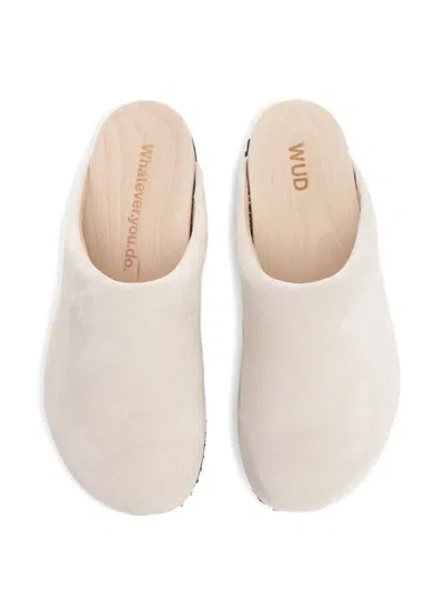 Wud Suede Clogs In Neutral