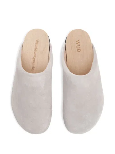 Wud Suede Clogs In Gray