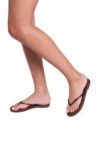 Tkees Foundation Matte Flip Flops In Cappuccino In Burgundy