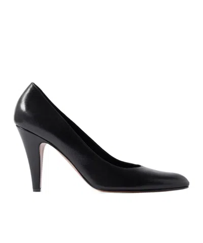 The Row Ornella 95 Leather Pumps In Black
