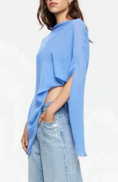 Lioness Aura Poncho In Pattern