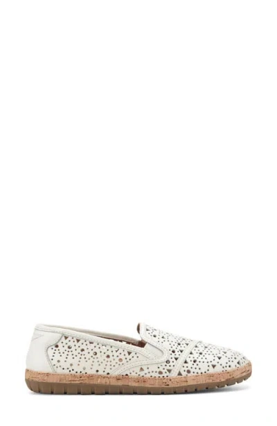 Earth Tomlyn Slipon In White