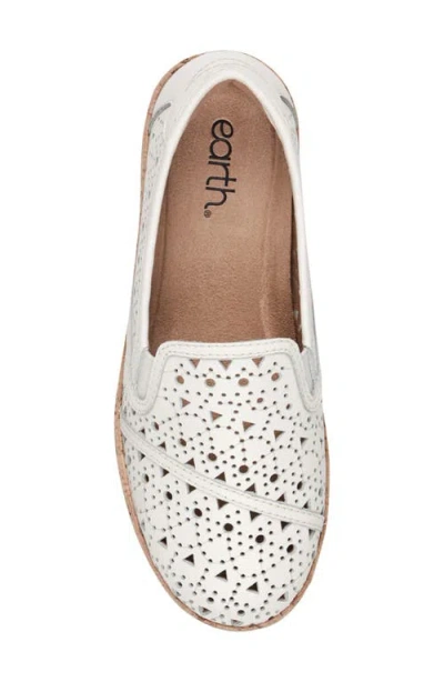 Earth Tomlyn Slipon In White