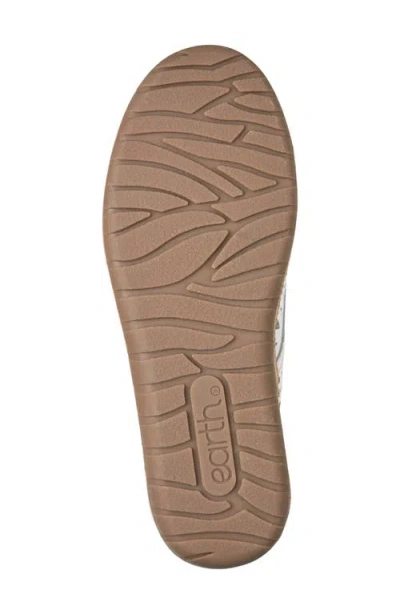Earth Tomlyn Slipon In White