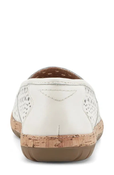 Earth Tomlyn Slipon In White