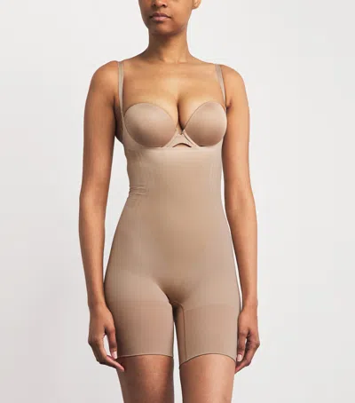 Spanx Sculpt Gofigure Open-bust Bodysuit In Neutral