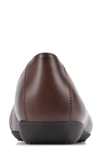 Cliffs By White Mountain White Mountain Charmed Flat In Brown
