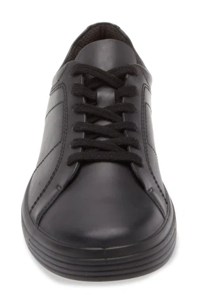 Ecco Classic Low Top Sneaker In Black