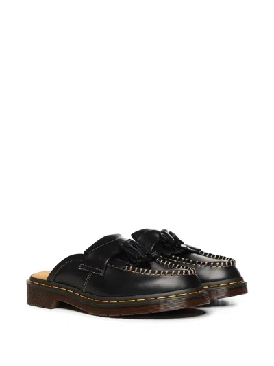 Dr. Martens 아드리안 태슬 디테일 휩스티치 뮬 In Black
