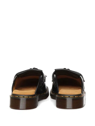 Dr. Martens 아드리안 태슬 디테일 휩스티치 뮬 In Black