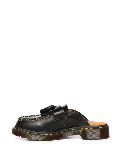 Dr. Martens 아드리안 태슬 디테일 휩스티치 뮬 In Black