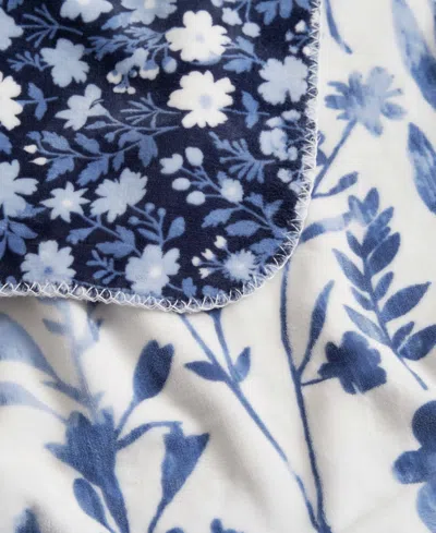 Hunter Designer Reversible Plush Throws, 50" X 70" In Blue