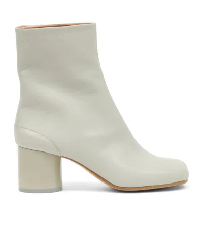 Maison Margiela Alabaster Solid Tabi Boots In Gray