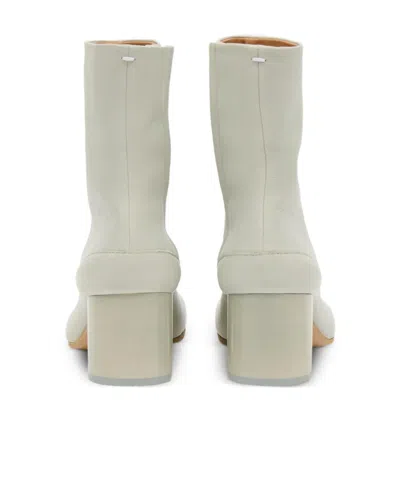 Maison Margiela Alabaster Solid Tabi Boots In Gray