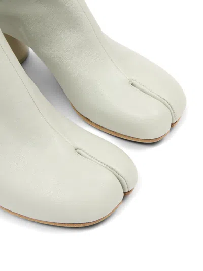 Maison Margiela Alabaster Solid Tabi Boots In Gray