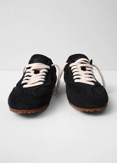 Axel Arigato Daze Runner Black Sneaker With Logo On The Tongue And Grooved Sole In Suede Man