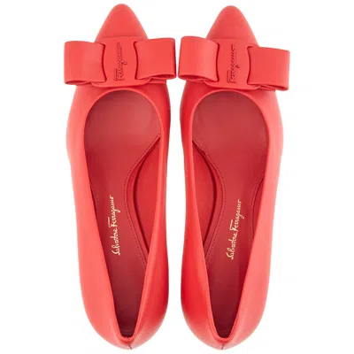 Ferragamo Vara Bow Leather Low Pumps In Red