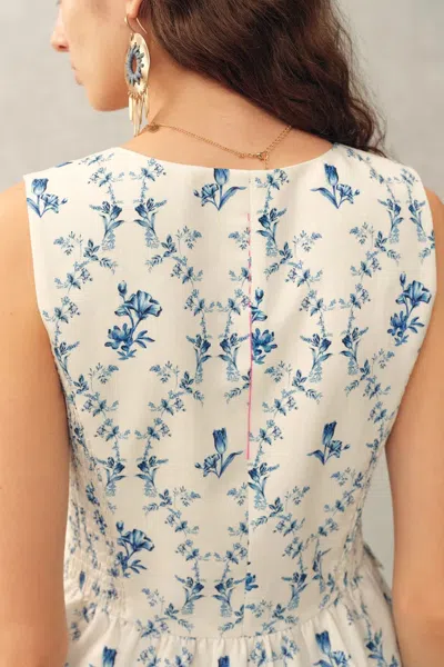 Fabrique Elara Pleated Floral Square Neck Pearl Button Sleeveless Top In Linen Blend In Multi