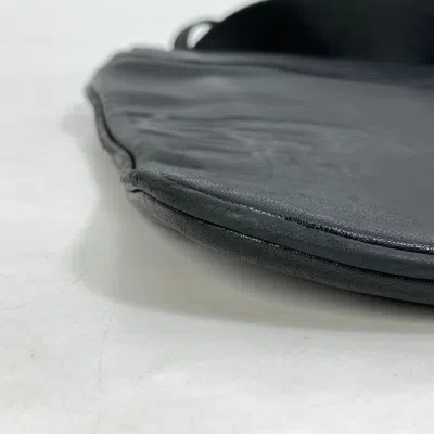Pre-owned Versace Black Leather Shoulder Bag ()