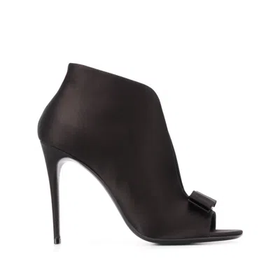 Ferragamo Vara Bow Leather Bootie In Brown