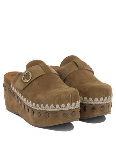 Mou Platform Mule Sandals Round Toe Studs Suede In Brown