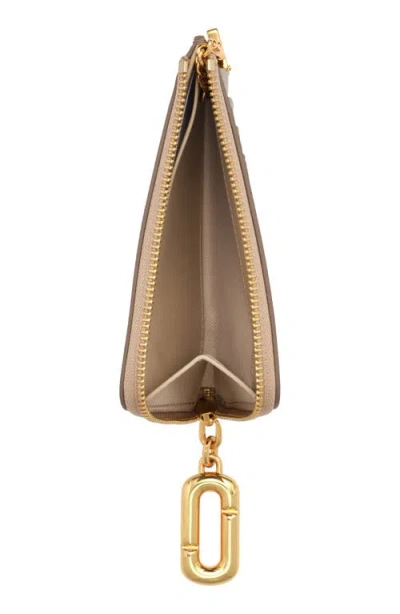 Marc Jacobs The Top Zip Multi Wallet In Brown