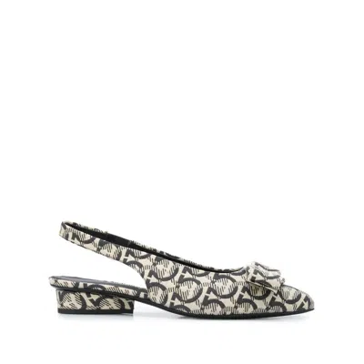 Ferragamo Vara Leather Pump In Multi