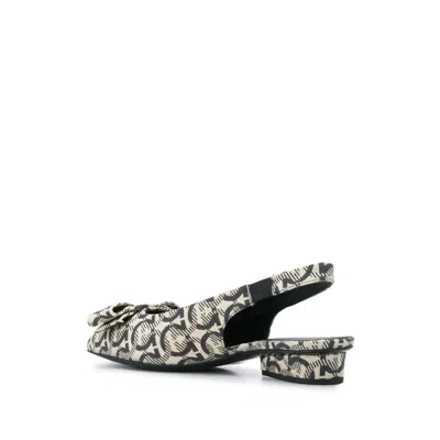 Ferragamo Vara Leather Pump In Multi
