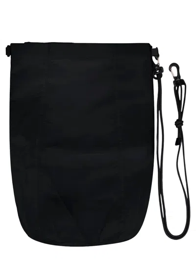 Laminar Solid Woven Bag In Black