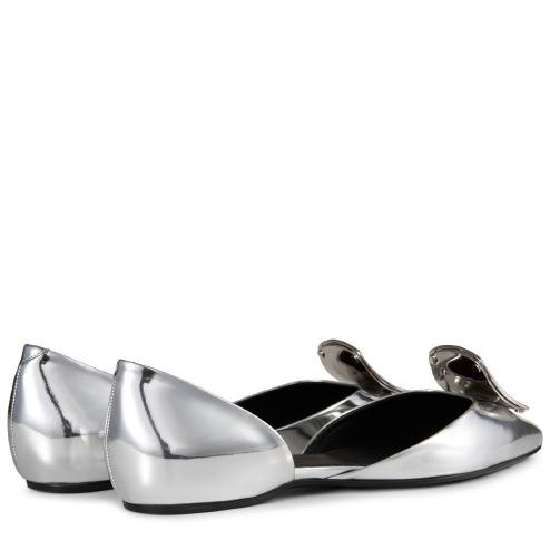 Roger Vivier Dorsay Metallic Leather Ballerinas In Silver | ModeSens