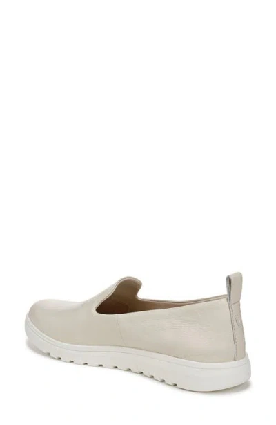 Vionic Wide Width Uptown Willa Slipon In Neutral