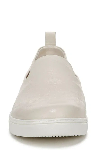 Vionic Wide Width Uptown Willa Slipon In Neutral