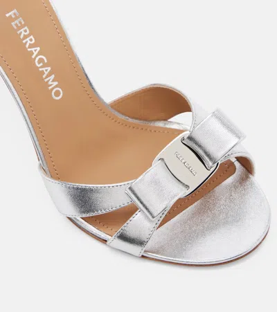 Ferragamo 95mm Roxy Metallic Leather Bow Sandals In Silver