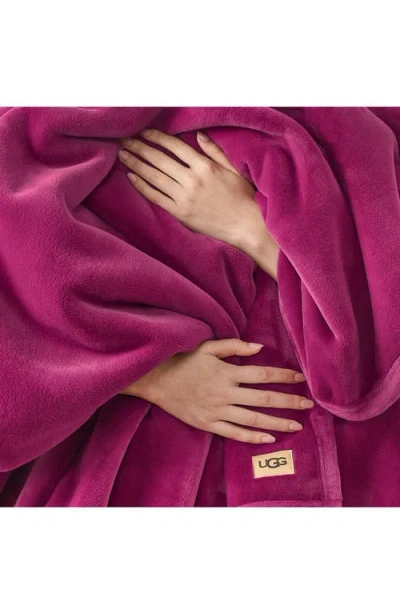 Ugg (r) Coco Throw Blanket In Red