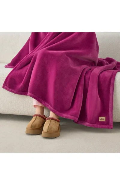 Ugg (r) Coco Throw Blanket In Red