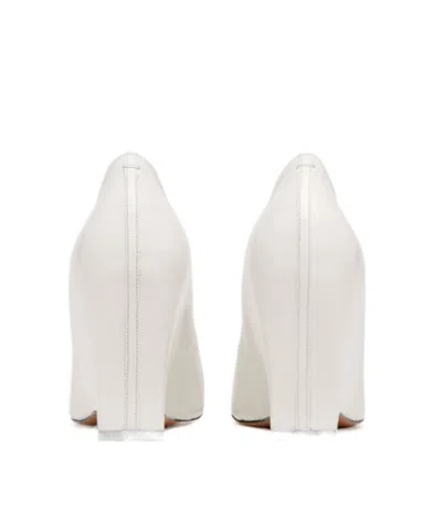 Maison Margiela Womens White H55 Pointed-toe Leather Courts Eur 40 / 7 Uk In Animal Print
