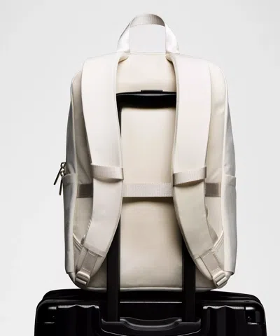 Lululemon Everywhere Backpack 22l