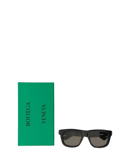 Bottega Veneta Rectangular Frame Sunglasses Thick Temples In Black
