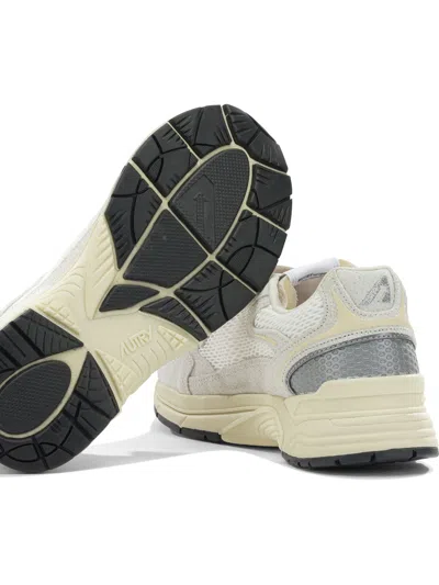 Autry Hyperway Sneakers In White