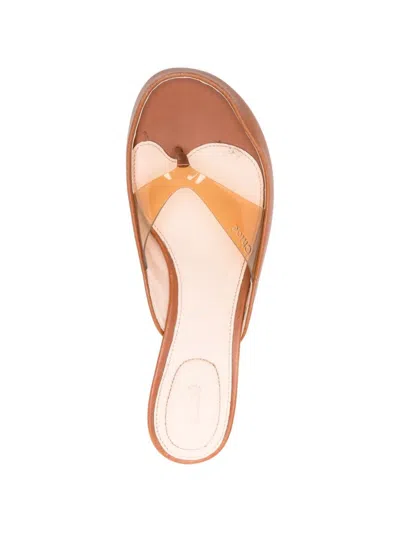 Chloé Junie Leather And Tpu Thong Sandals In Brown