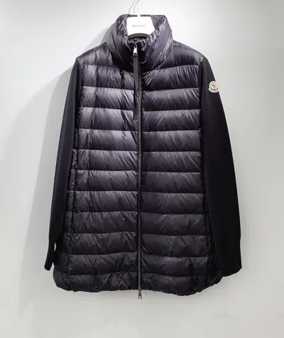 Moncler Logo Patch Down Jacket In Black