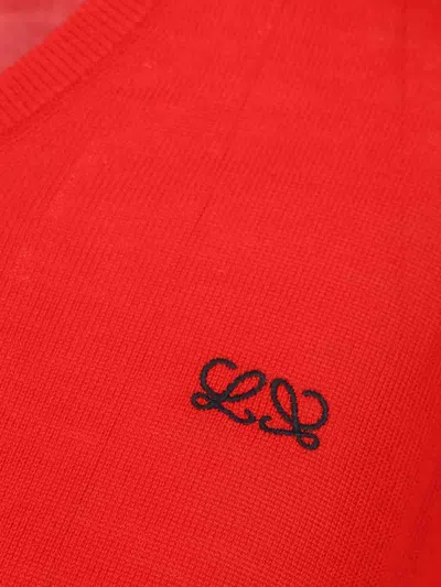 Loewe Womens Logo-embroidered Twisted-side Wool Jumper Xs In Red
