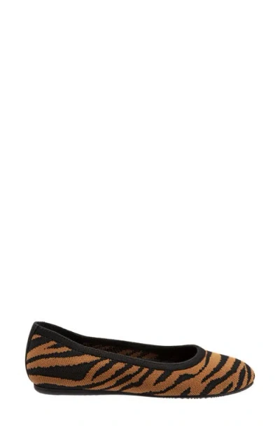 Softwalk ® Sonora Flat In Brown