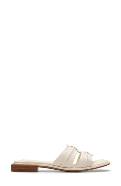 Clarks ® Ariany Mule In White