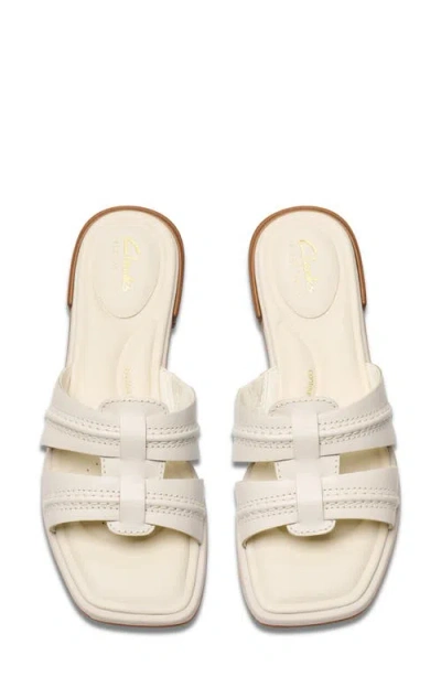 Clarks ® Ariany Mule In White